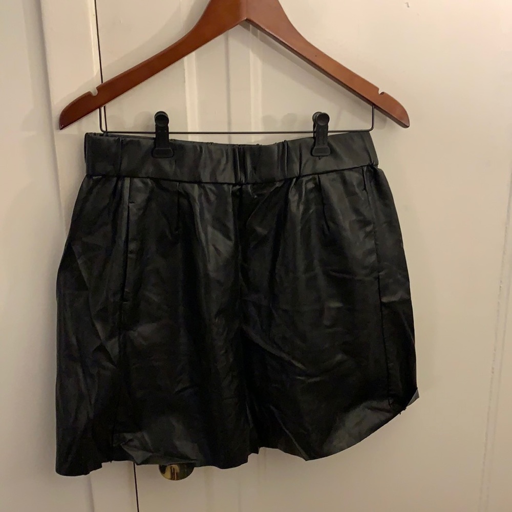 Wilfred agree pleather mini skirt